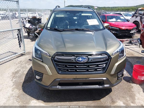 2022 SUBARU FORESTER LIMITED