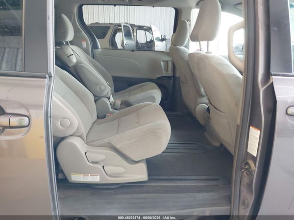 2017 TOYOTA SIENNA LE 8 PASSENGER