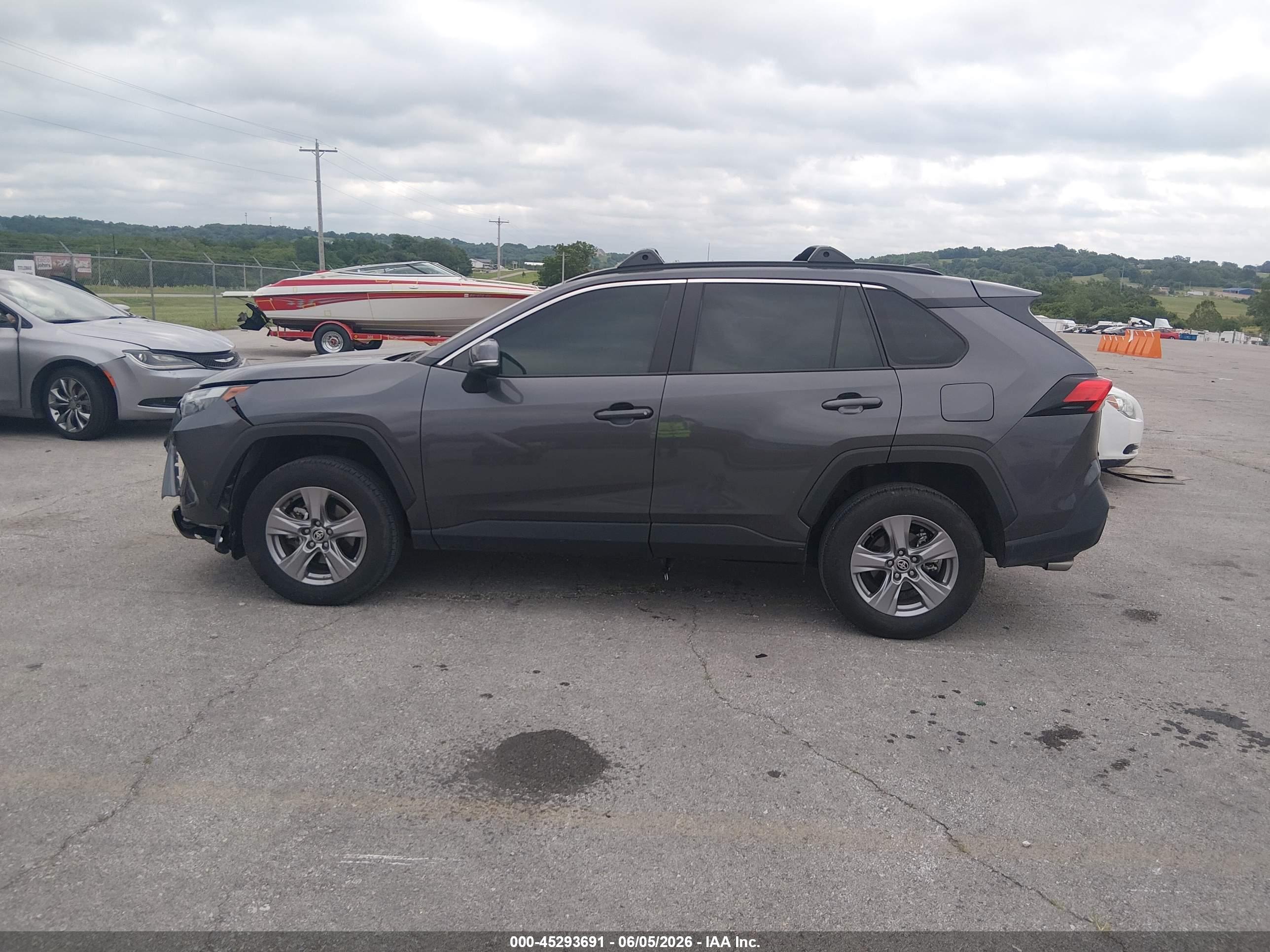 2024 TOYOTA RAV4 XLE
