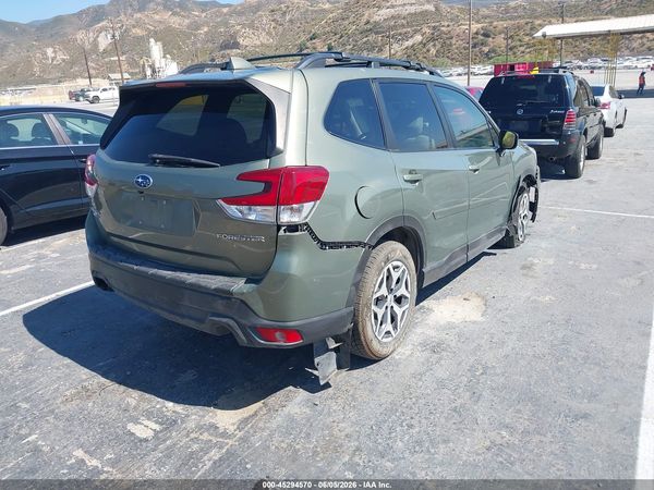 2019 SUBARU FORESTER — I4