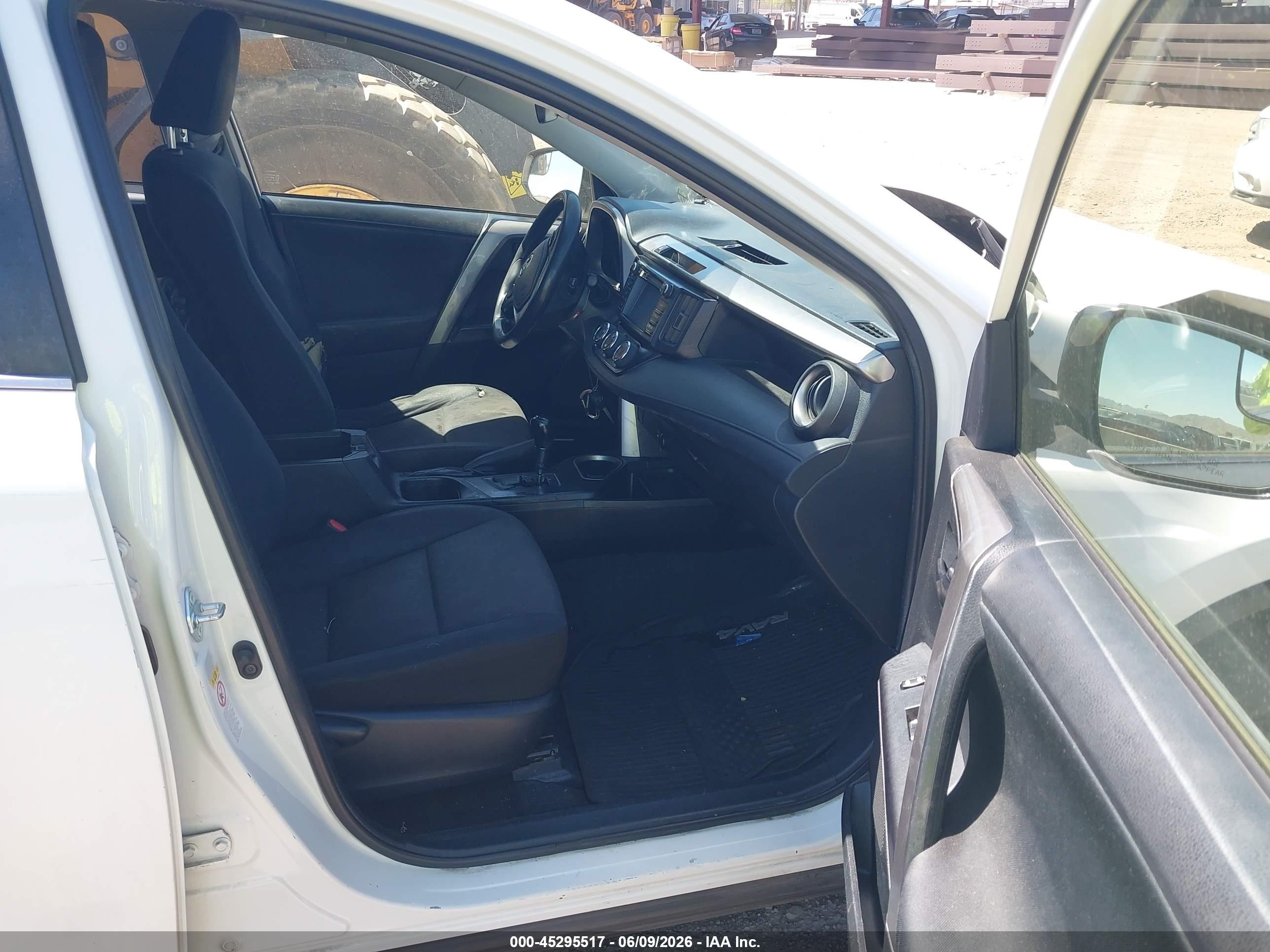 2017 TOYOTA RAV4 LE