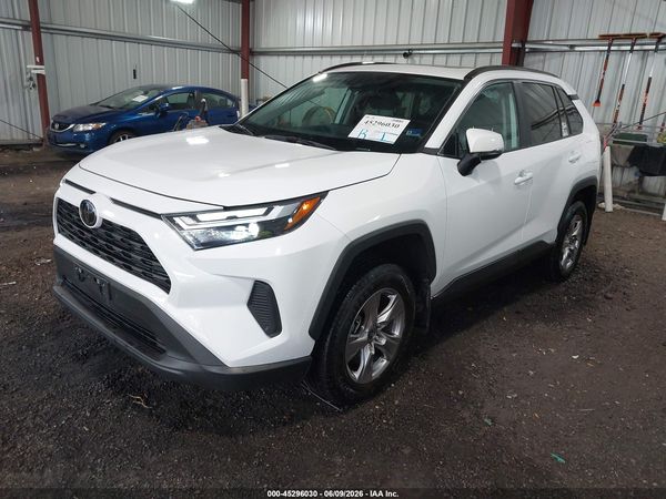2025 TOYOTA RAV4 XLE