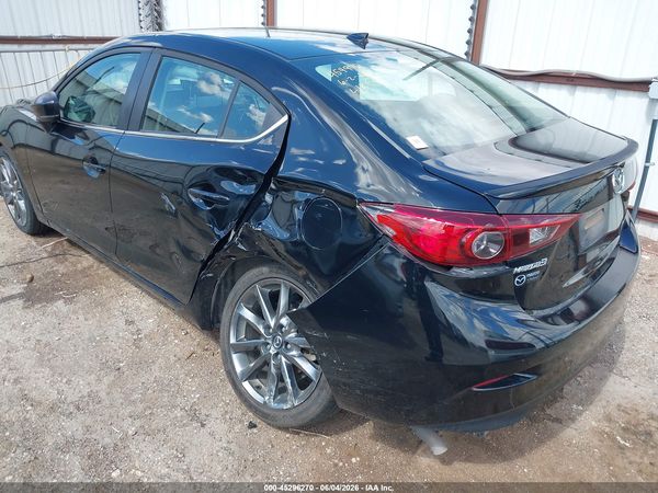 2018 MAZDA MAZDA3 TOURING