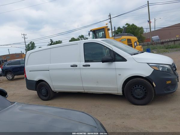 2019 MERCEDES-BENZ METRIS