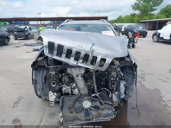 2019 JEEP CHEROKEE LATITUDE FWD
