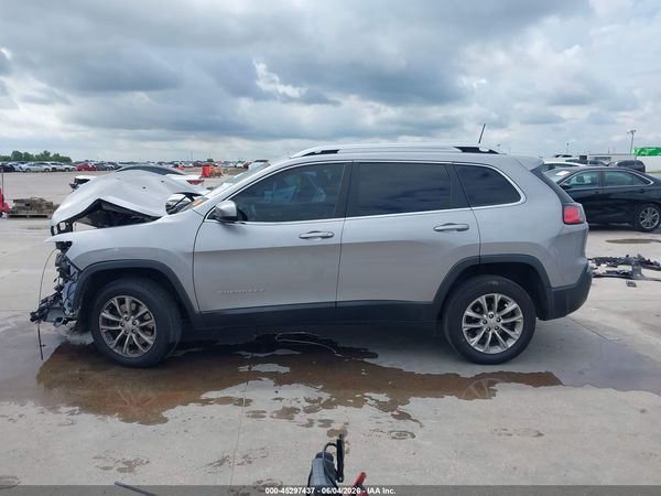2019 JEEP CHEROKEE LATITUDE FWD
