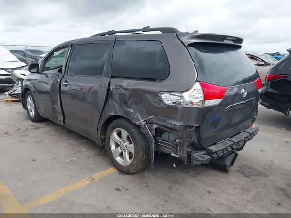 2012 TOYOTA SIENNA XLE V6 8 PASSENGER — I3