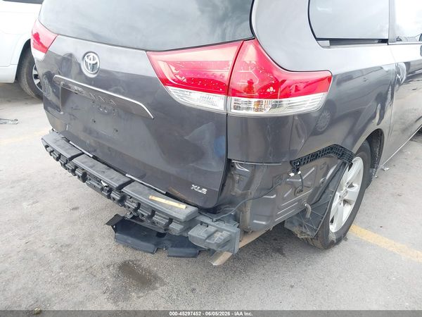 2012 TOYOTA SIENNA XLE V6 8 PASSENGER — I6