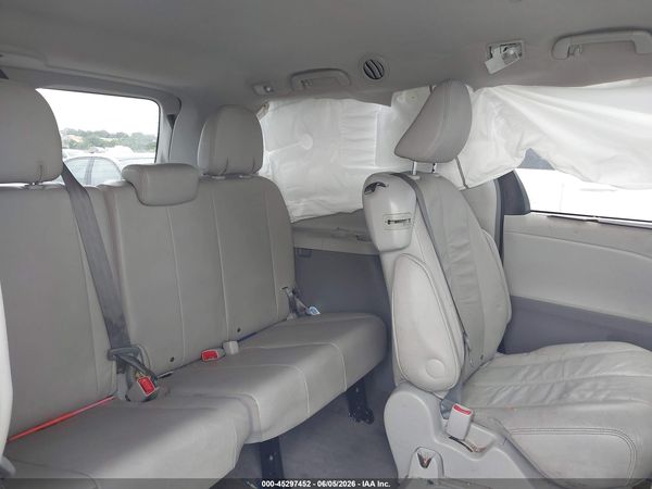 2012 TOYOTA SIENNA XLE V6 8 PASSENGER — I8