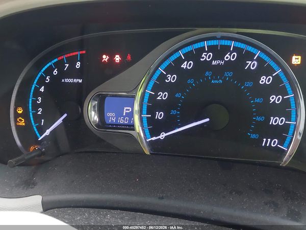 2012 TOYOTA SIENNA XLE V6 8 PASSENGER — I118