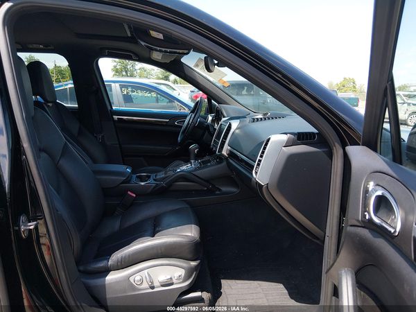 2012 PORSCHE CAYENNE