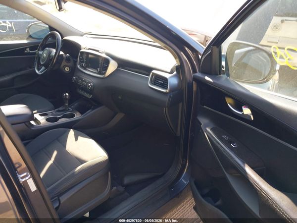 2017 KIA SORENTO 2.4L LX