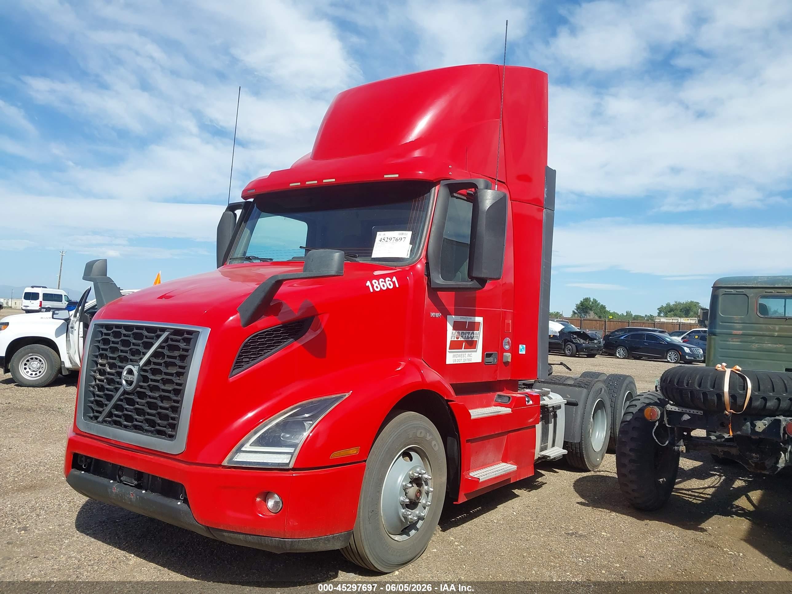 2020 VOLVO VNR