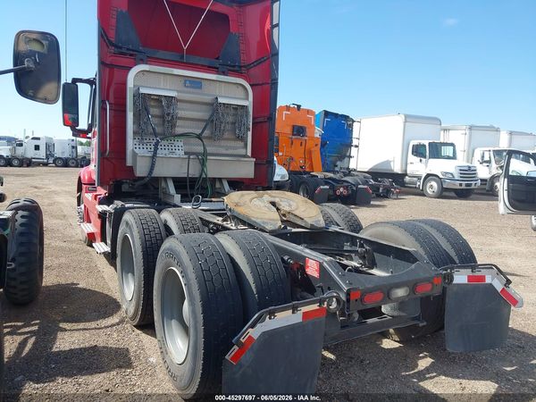2020 VOLVO VNR