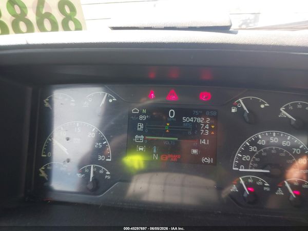 2020 VOLVO VNR