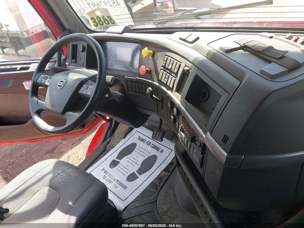 2020 VOLVO VNR