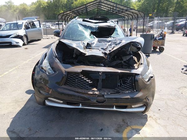 2017 INFINITI QX70