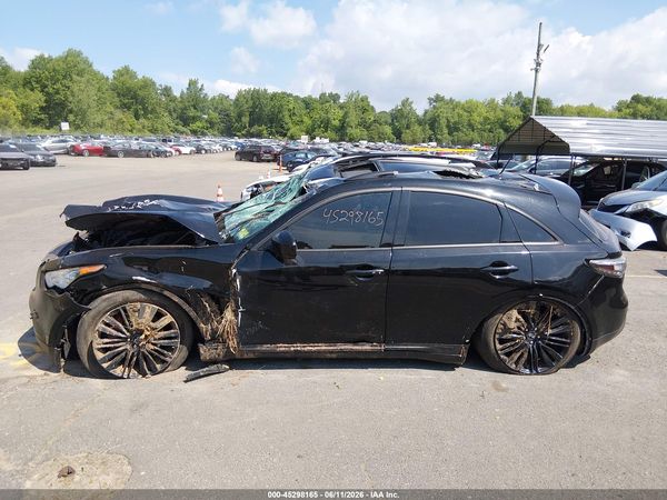 2017 INFINITI QX70