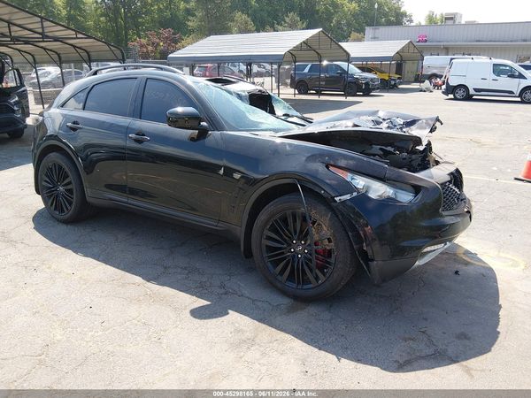 2017 INFINITI QX70