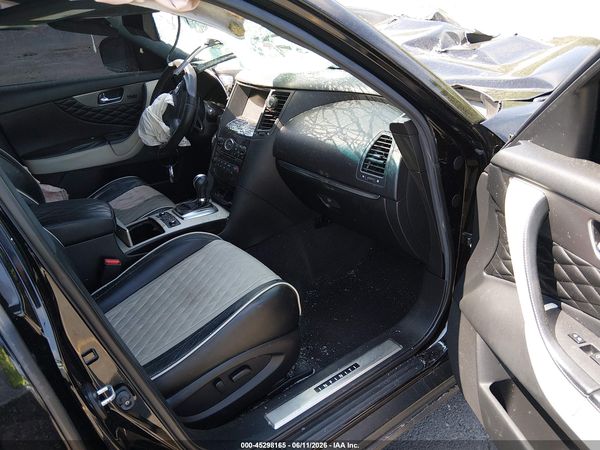 2017 INFINITI QX70