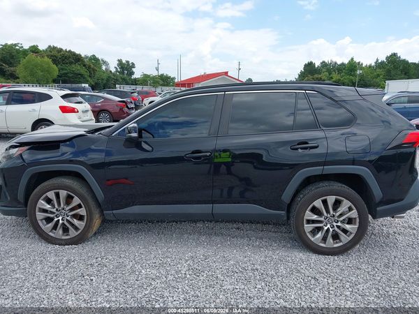 2022 TOYOTA RAV4 XLE PREMIUM