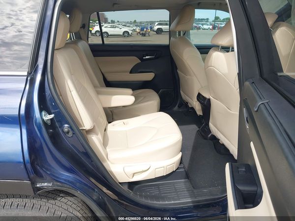 2023 TOYOTA HIGHLANDER XLE