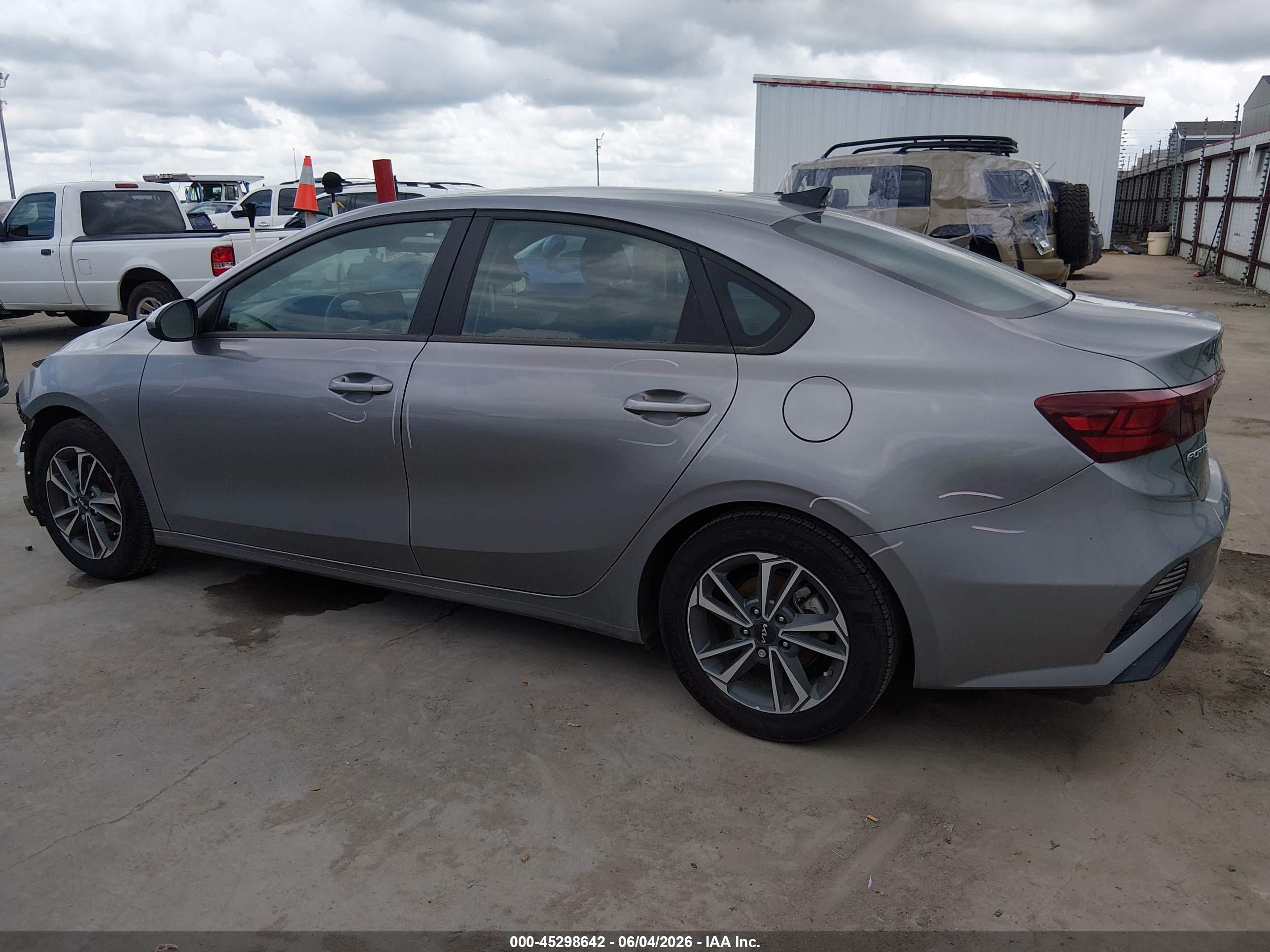 2024 KIA FORTE LXS