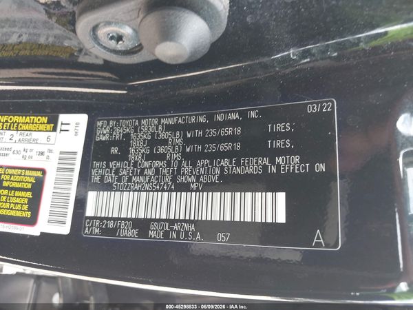 2022 TOYOTA HIGHLANDER LE