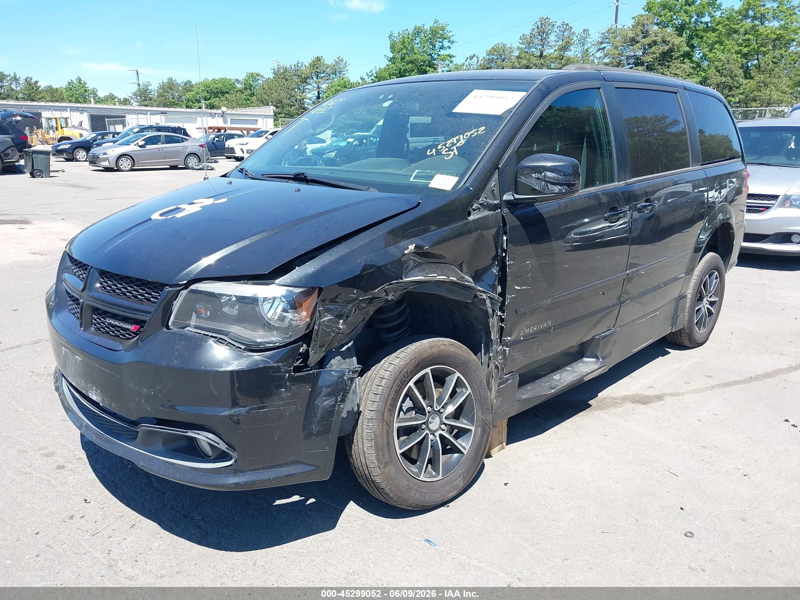 2016 DODGE GRAND CARAVAN R/T — I2