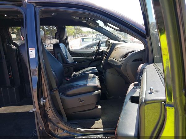 2016 DODGE GRAND CARAVAN R/T — I5