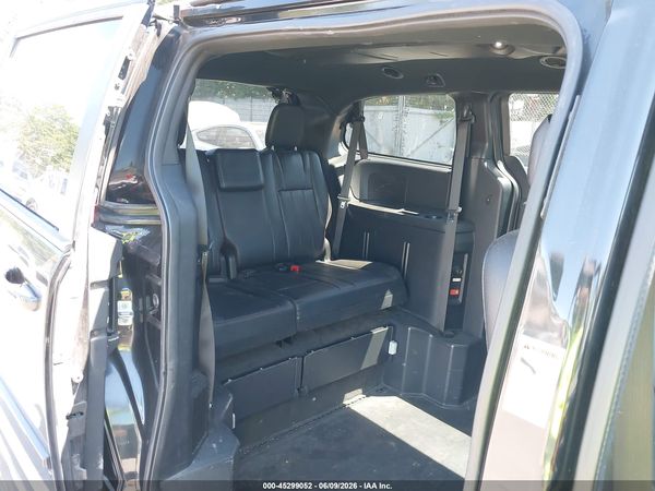 2016 DODGE GRAND CARAVAN R/T — I8