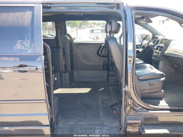 2016 DODGE GRAND CARAVAN R/T — I156