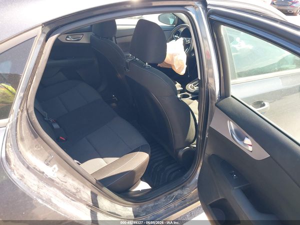 2023 KIA FORTE LXS
