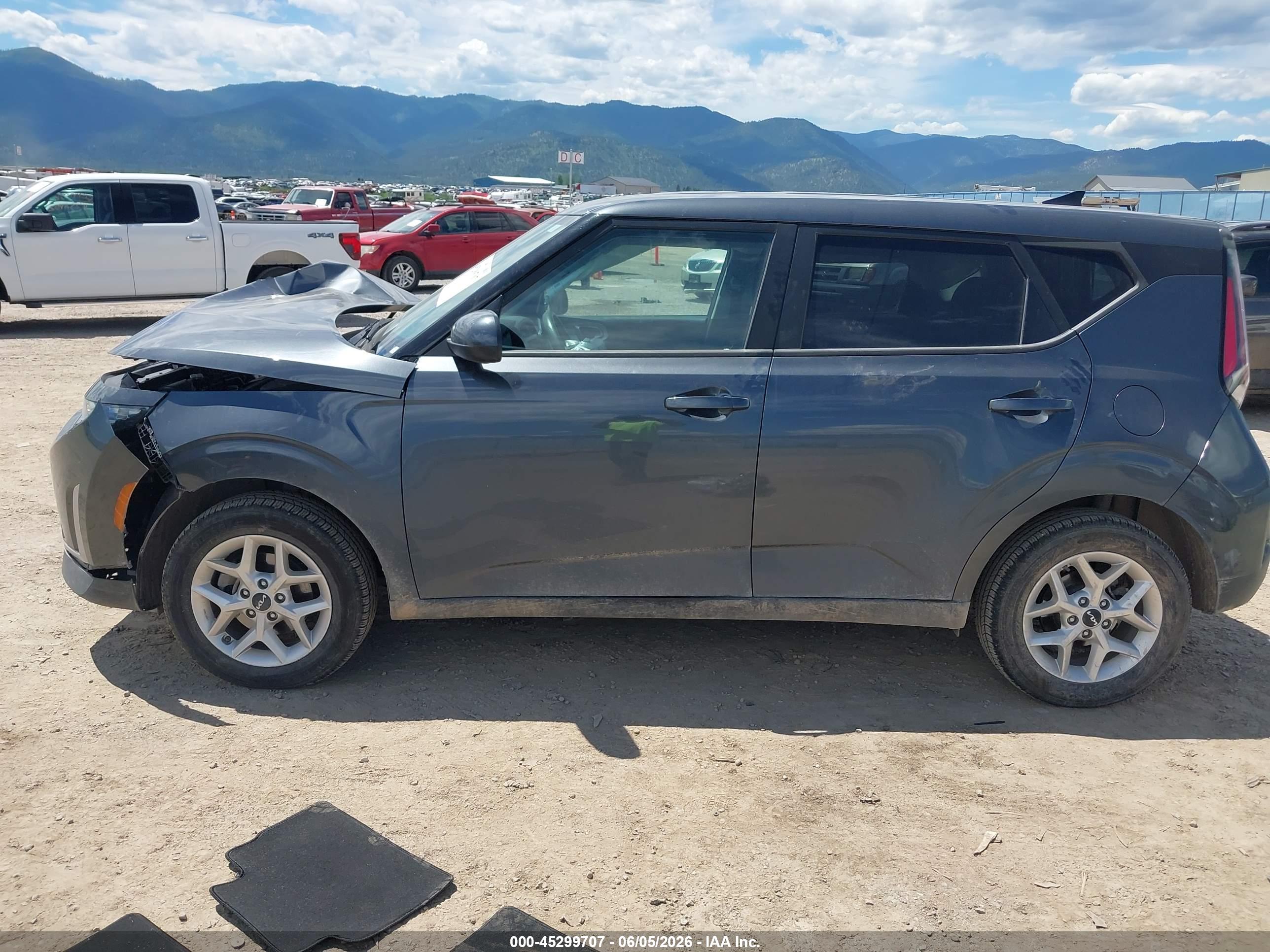 2023 KIA SOUL LX
