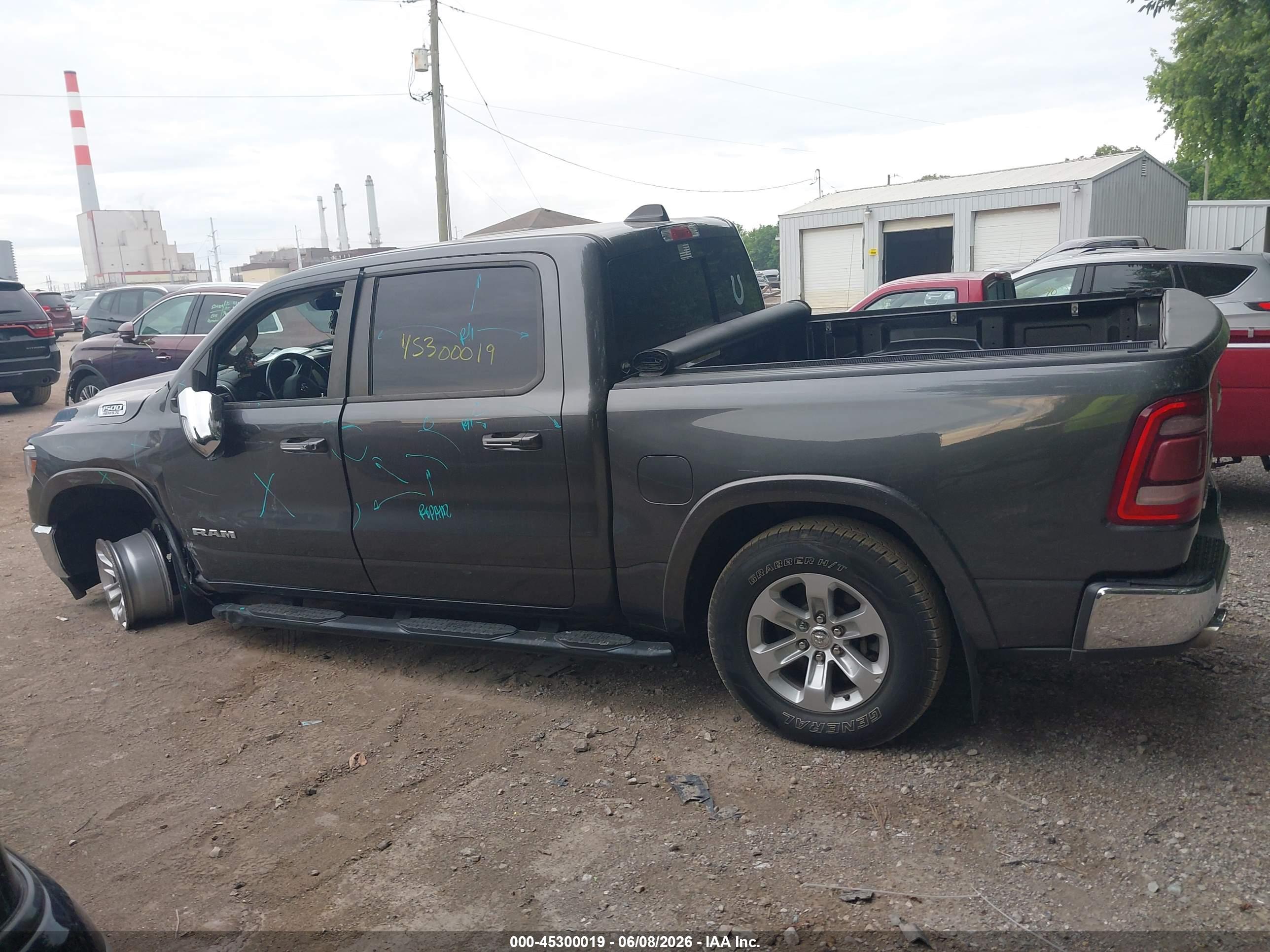 2020 RAM 1500 LARAMIE  4X4 5'7 BOX