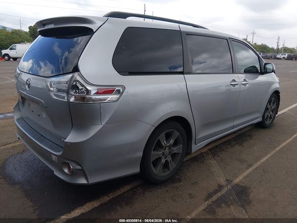 2016 TOYOTA SIENNA