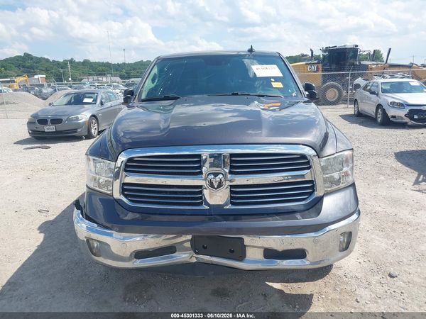 2016 RAM 1500 SLT