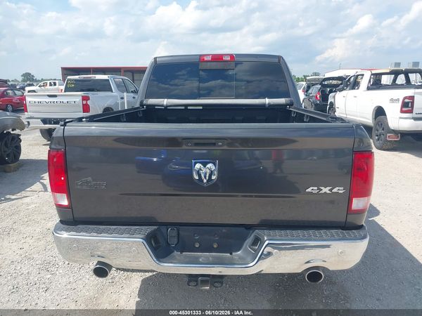 2016 RAM 1500 SLT