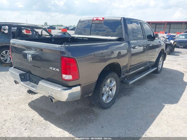 2016 RAM 1500 SLT