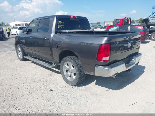 2016 RAM 1500 SLT