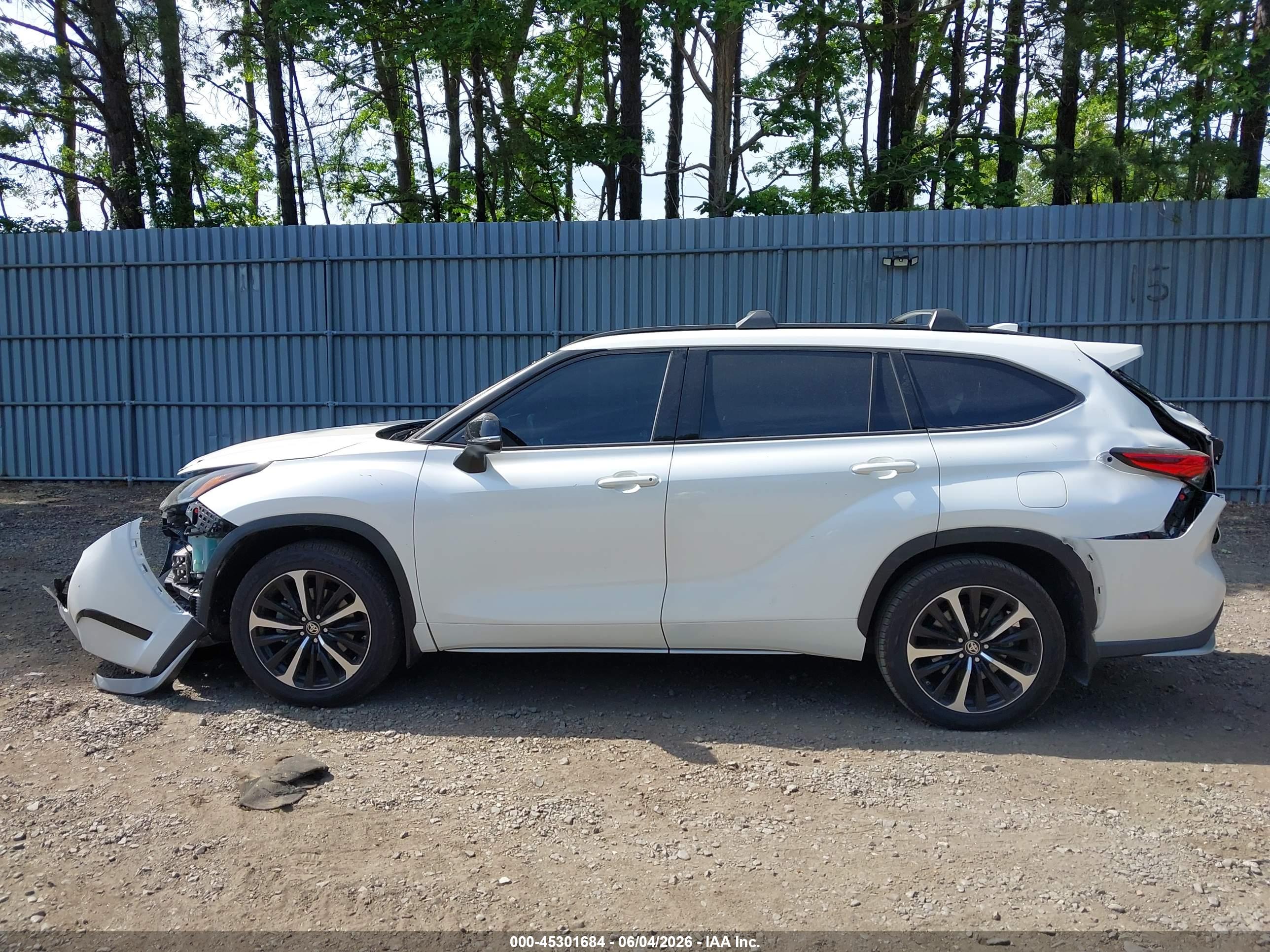 2021 TOYOTA HIGHLANDER XSE