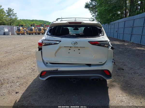 2021 TOYOTA HIGHLANDER XSE