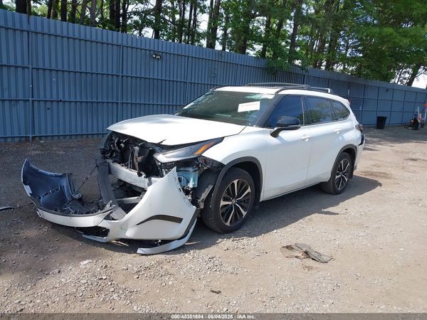2021 TOYOTA HIGHLANDER XSE