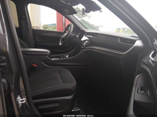 2025 JEEP GRAND CHEROKEE LAREDO X 4X4