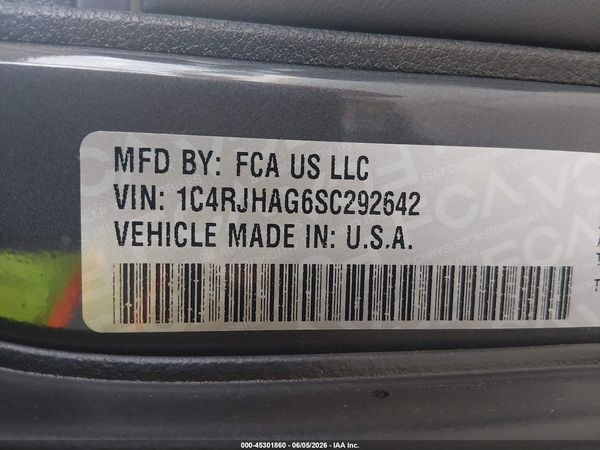 2025 JEEP GRAND CHEROKEE LAREDO X 4X4