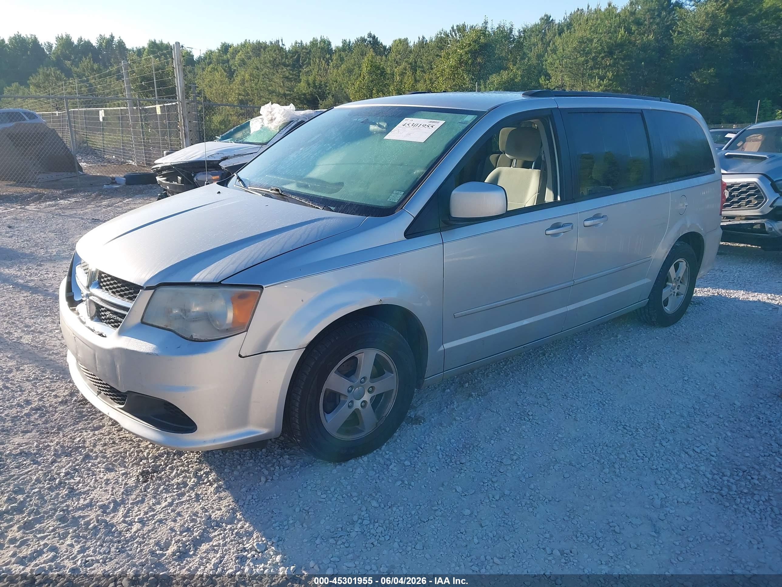 2012 DODGE GRAND CARAVAN SXT — I2