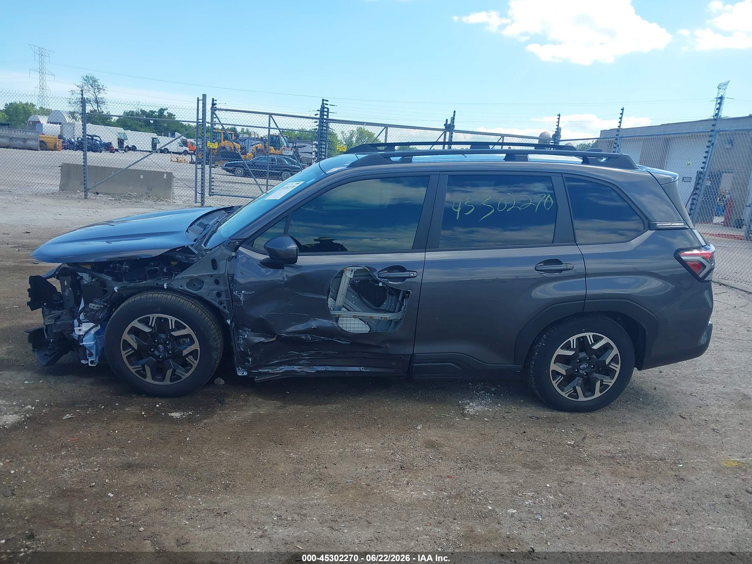 2025 SUBARU FORESTER PREMIUM