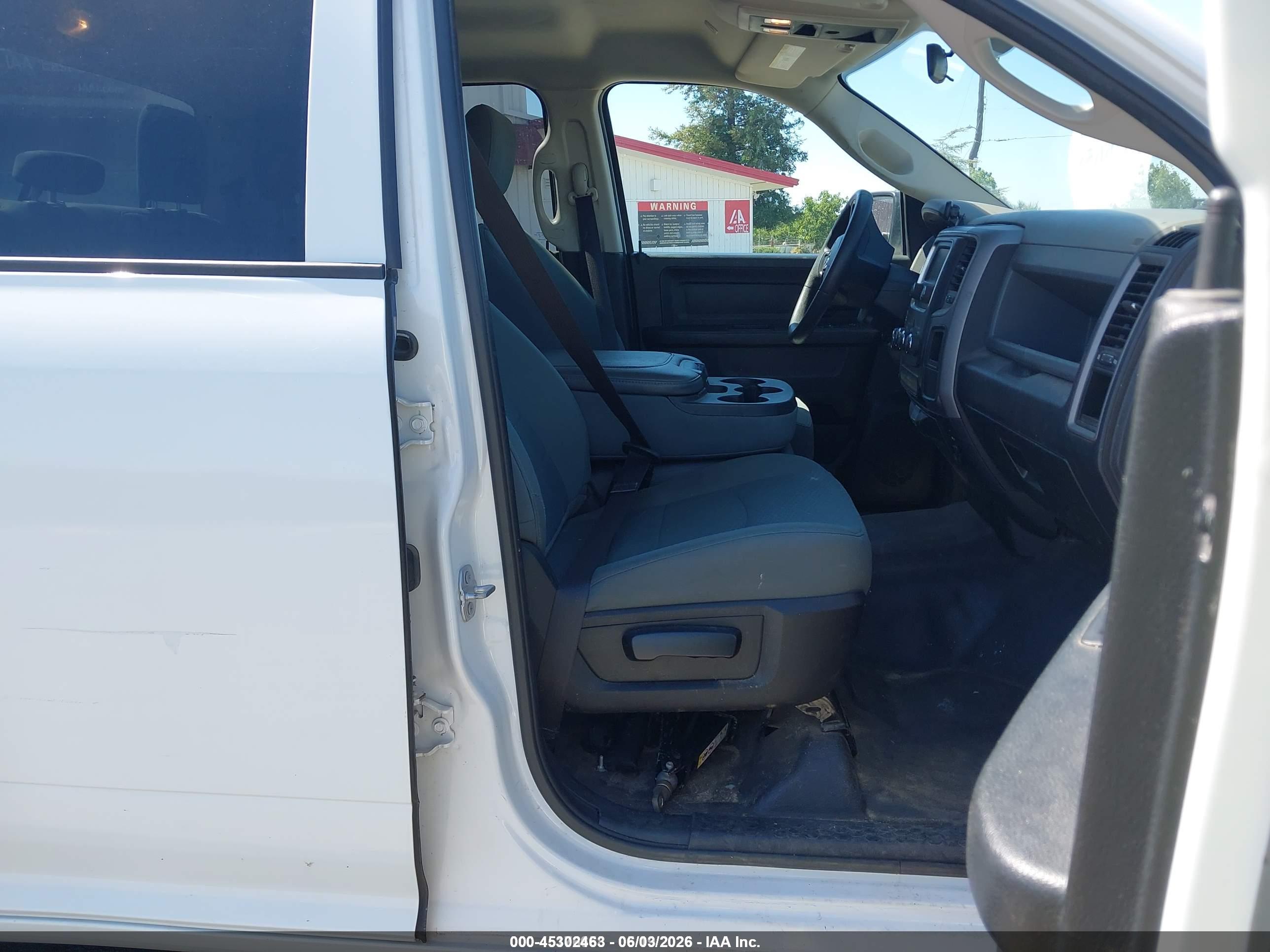 2018 RAM 1500 TRADESMAN  4X2 5'7 BOX