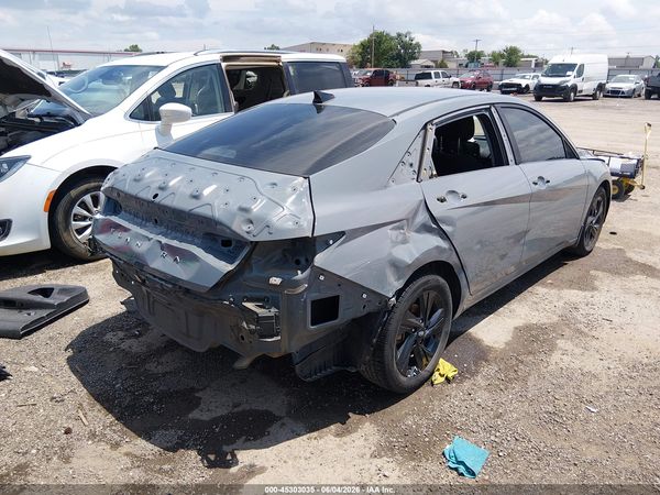 2022 HYUNDAI ELANTRA SEL