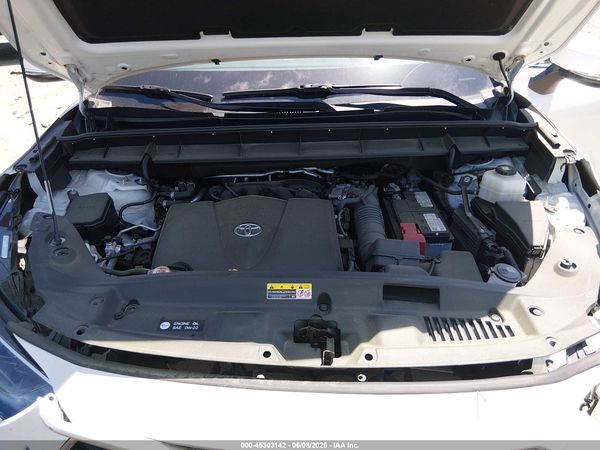 2021 TOYOTA HIGHLANDER LE